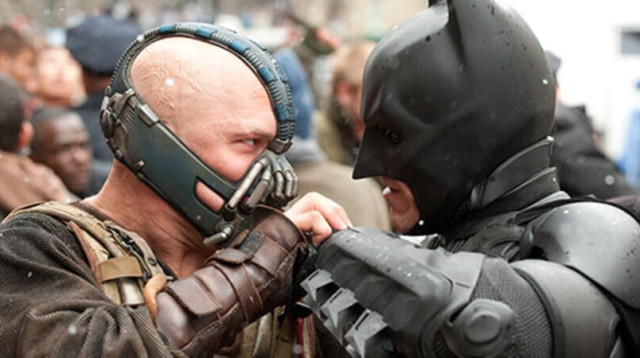 באטמן נגד ביין, מתוך "עלייתו של האביר האפל - 2012" (צילום: באדיבות אולפני וורנר)