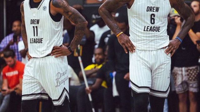 לברון ג'יימס עם דמאר דרוזן (צילום: צילום מסך, מתוך טוויטר)