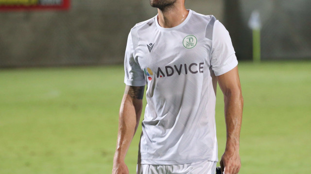 משחק לא פשוט לכפר סבא. טל מכלוף (צילום: אודי ציטיאט)