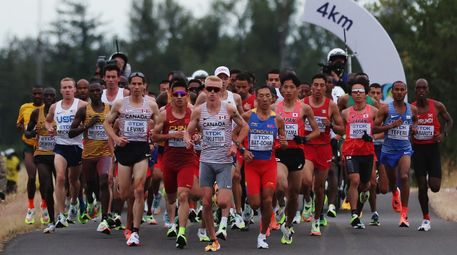 מארו טפרי (מימין), במהלך הריצה (צילום: רויטרס)