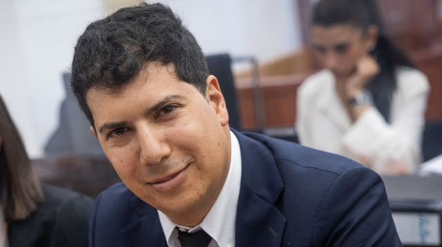 עו"ד עמית חדד בדיון בתיק 1000 (צילום: יונתן זינדל פלאש 90)