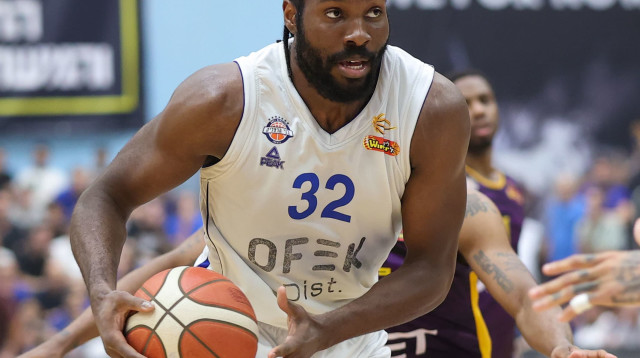 צ'ינאנו אונואקו שחקן בני הרצליה (צילום: דני מרון)