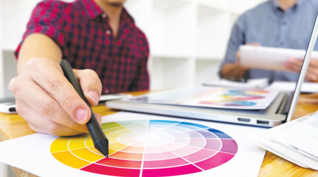 עיצוב גרפי (צילום: אינג'אימג')