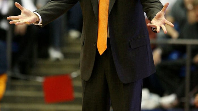 ברוס פרל מאמן מכללת טנסי (צילום: GettyImages)