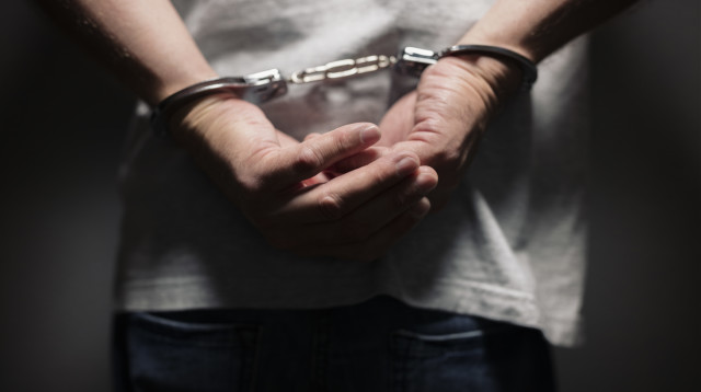 ירה בשותפו לדירה בגלל סיבה מטופשת (צילום: envato)