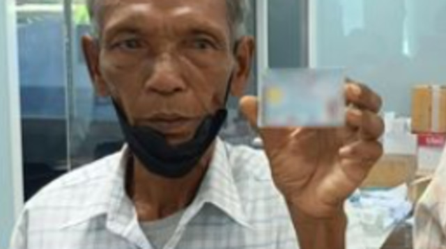 חי מת - רצה לחדש את תעודת הזהות אך טענו שהוא מת לפני 25 שנה (צילום: מתוך יוטיוב)