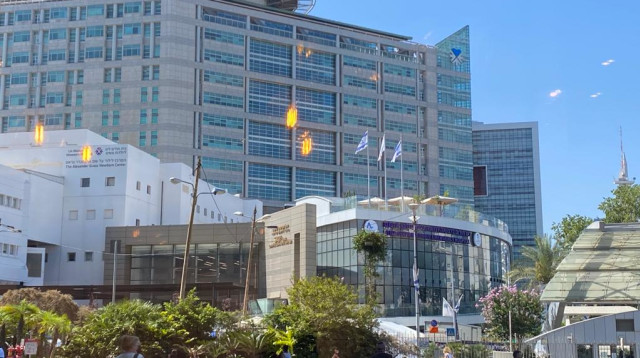 איכילוב. חניה חינם וגישה לחיי הלילה של תל אביב (צילום: אבשלום ששוני)