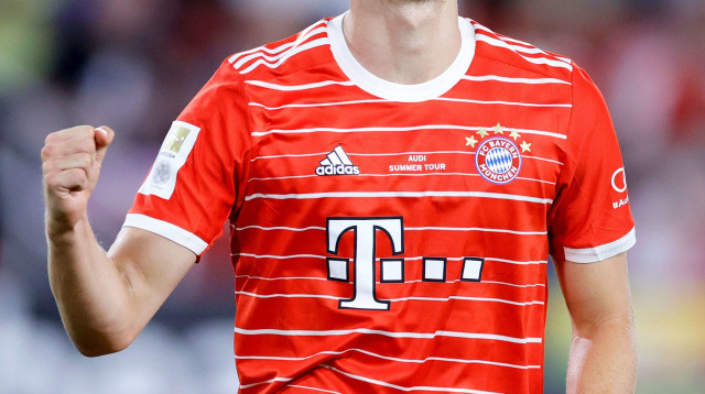 שער בכורה אחרי שתי דקות. דה ליכט (צילום: GettyImages, Tim Nwachukwu)