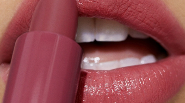 יום הליפסטיק הבינלאומי קבוצת החברות אסתי לאודר (צילום: יחצ חול)