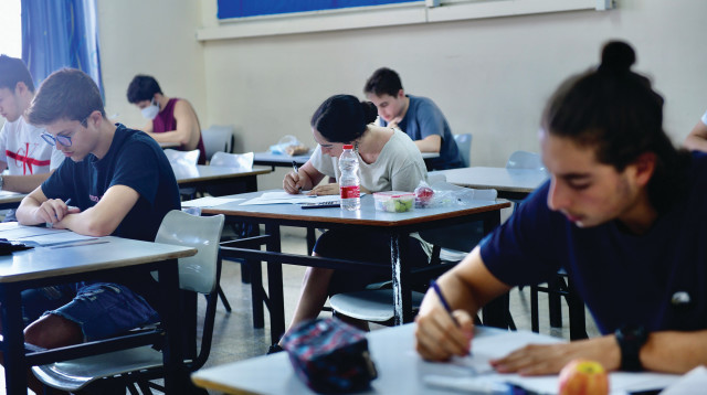 בחינה פסיכומטרית, אילוסטרציה (צילום: אבשלום ששוני)