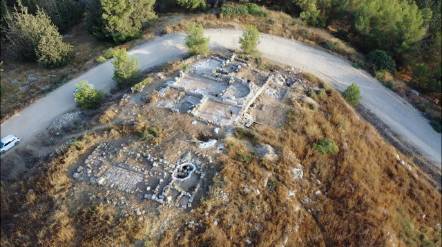מבט אווירי על אתר חני (צילום: עידן יוניש, רשות העתיקות)