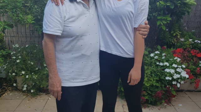 הסבא והנכדה (צילום: באדיבות המשפחה)