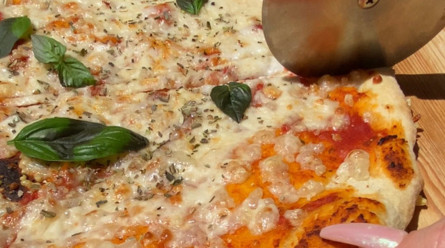 פיצה איטלקית אמיתית (צילום: קורל חוטה)