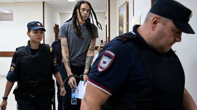 בריטני גריינר אזוקה בבית המשפט ברוסיה (צילום: רויטרס)