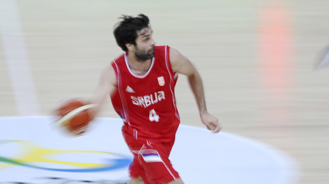 שחקן נבחרת סרביה מילוש תאודוסיץ' (צילום: רויטרס)