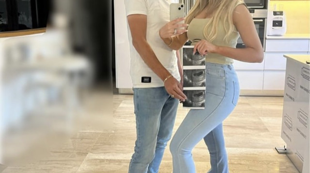 מושיק עפיה ואשתו (צילום: צילום מסך אינסטגרם)