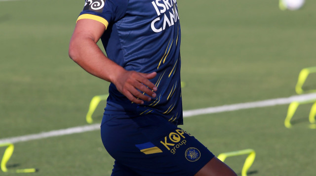 תמיר גלזר באימון מכבי תל אביב (צילום: קובי אליהו)