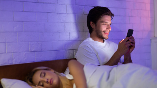 הייתה בטוחה שבעלה בוגד אבל אז נחפשה האמת (צילום: envato)