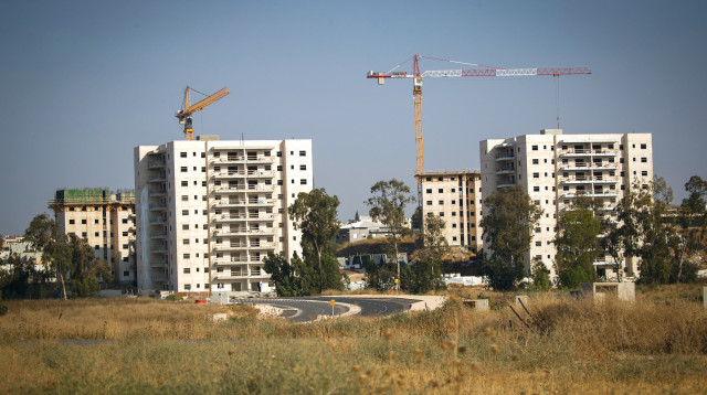 בניה חדשה בשדרות  (צילום: יונתן זינדל, פלאש 90)