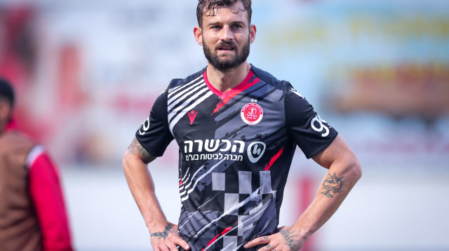 שחקן הפועל תל אביב אדי גוטליב (צילום: מאור אלקסלסי)