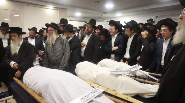 הלווית ההרוגות מהתאונה הקשה בירושלים (צילום: יונתן זינדל, פלאש 90)