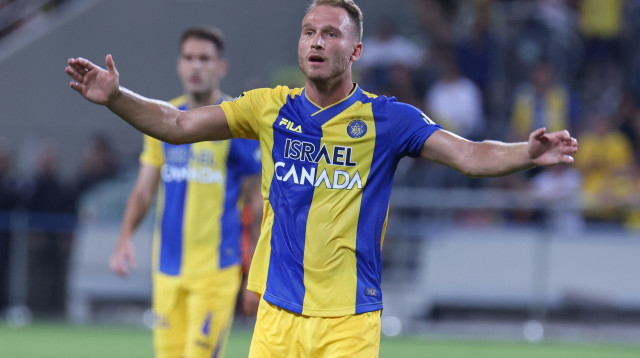 מחלץ הכי הרבה כדורים. דן גלזר (צילום: דני מרון)