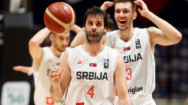 שחקן נבחרת סרביה מילוש תאודוסיץ' (צילום: GettyImages, PEDJA MILOSAVLJEVIC/AFP)