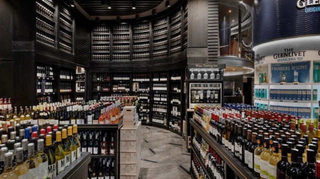 חנות של רשת "הרמיטאז'" (צילום: עודד סמדר)