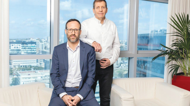 יוסי זינגר וארז בלשה. צילום אייל טואג (צילום: אייל טואג)