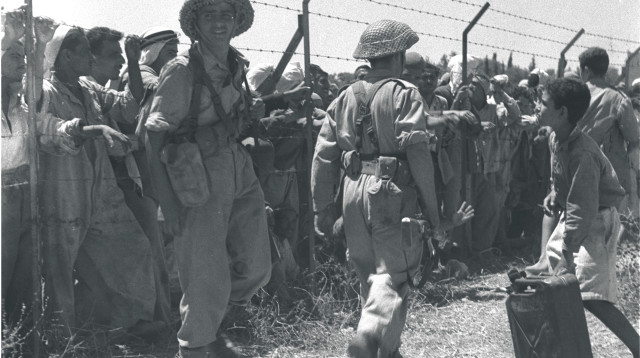 שבויים ערבים ברמלה במלחמת השחרור (צילום: דוד אלדן- לע"מ)
