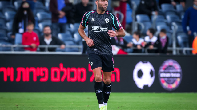 איתי שכטר שחקן הפועל באר שבע (צילום: מאור אלקסלסי)