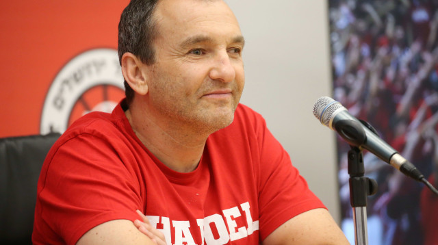 המאמן הזר החדש יצליח יותר מהקודמים? חומסקי (צילום: אודי ציטיאט)