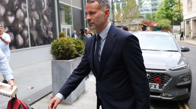 ראיין גיגס היום מחוץ לבית המשפם (צילום: רויטרס)