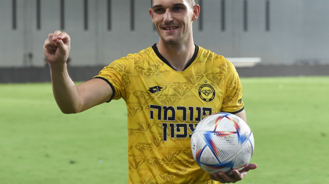 מאושר. זלטאנוביץ' (צילום: ברני ארדוב)