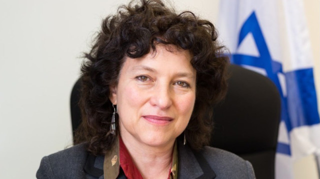 לורה ורטון (צילום: מולי גולדברג)