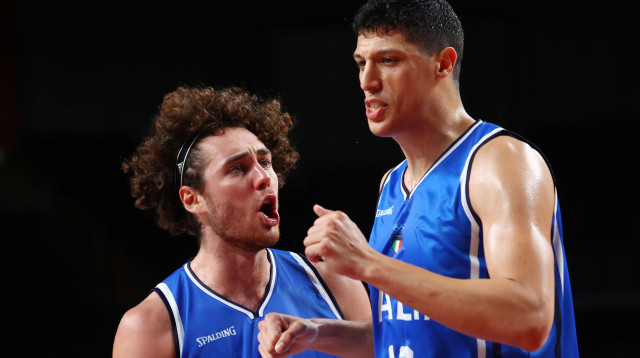 שחקני נבחרת איטליה סימונה פונטקיו, אלסנדרו פאיולה (צילום: רויטרס)