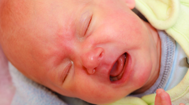 אישה מכרה את התינוק שלה כי "הפריע לה בעסקים", אילוסטרציה (צילום: אינג'אימג')