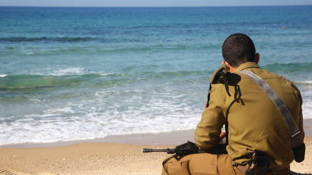 חייל מהגב צילום מרק ישראל סלם (צילום: מרק ישראל סלם)