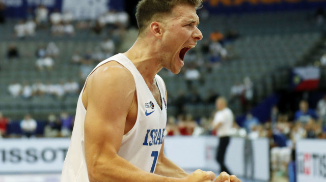 איזו דרמה. מקל (צילום: רויטרס)