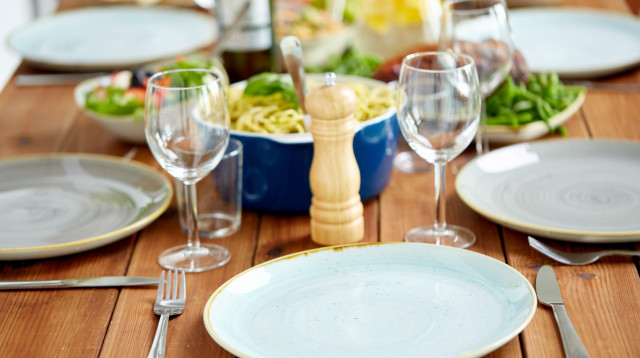 שולחן אוכל, אילוסטרציה (צילום: אינגאימג')