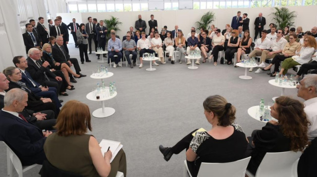 משפחות הנרצחים במינכן (צילום: עמוס בן גרשום לע"מ)