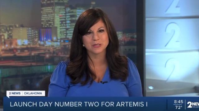 כתבת החדשות שקיבלה שבץ בשידור חי (צילום: צילום מסך רשתות חברתיות)