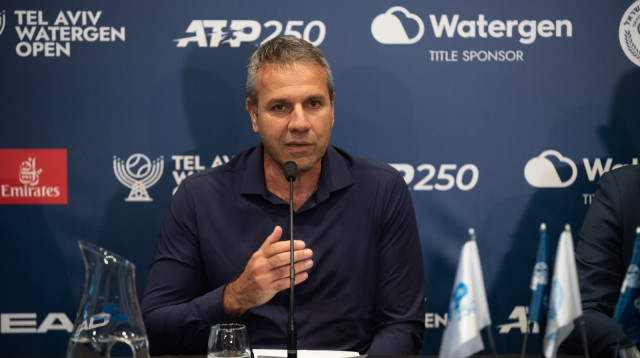 נרגש. פרץ (צילום: מערכת וואלה!, ניב אהרונסון)