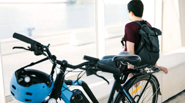 המתבגרים רוצים אופניים חשמליים (צילום: אינגאימג')