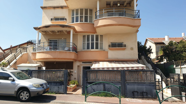 מבנה ב"דן אבשלום" (צילום: כוח לעובדים)