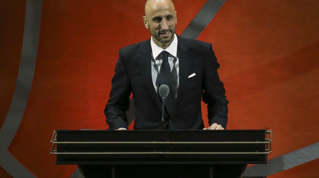 חבר היכל התהילה מאנו ג'ינובילי, שחקן העבר של סן אנטוניו ספרס (צילום: רויטרס)