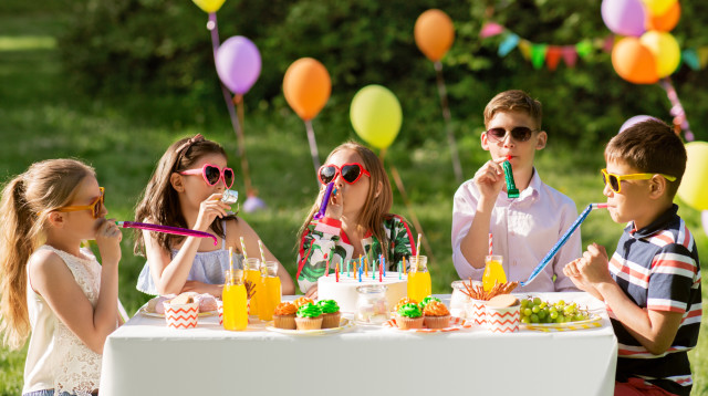מסיבת יום הולדת, אילוסטרציה (למקום ולמצולמים אין קשר לנאמר בכתבה) (צילום: אינגאימג')