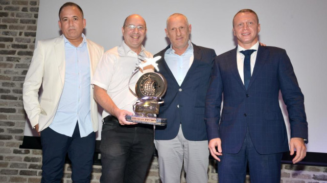 מימין ; שר התיירות, ליאור רביב , אבי ניסנקורן ועדי אזולאי (צילום: תמר מצפי)