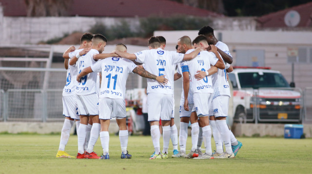 שחקני מכבי קביליו יפו (צילום: קובי אליהו)