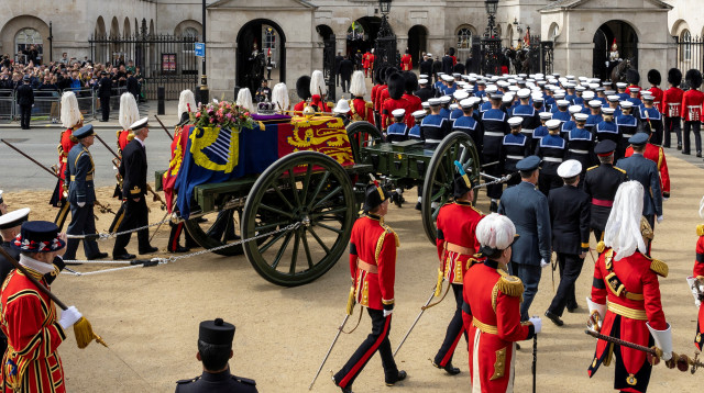 ארונה של המלכה אליזבת השנייה בלונדון  (צילום: רויטרס,Alkis Konstantinidis/Pool)